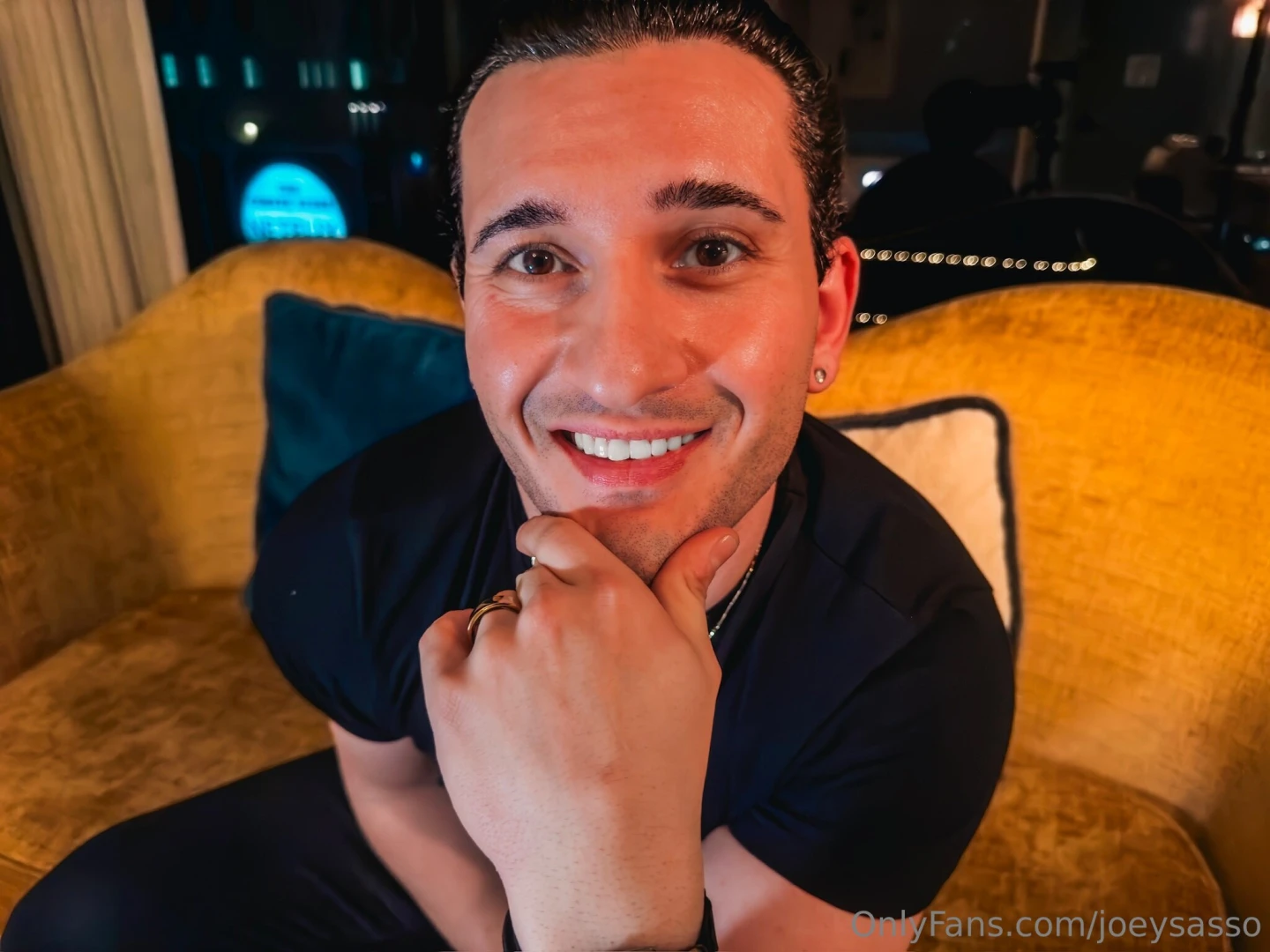 Can i win you over with this face 