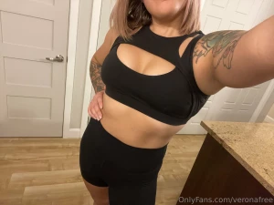 Do you find active wear sexy thanks to a very special fan for the gift