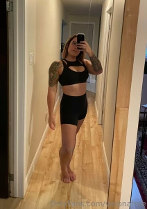 Do you find active wear sexy thanks to a very special fan for the gift part 1