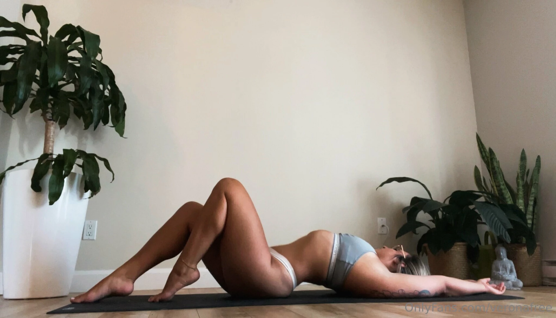 Don t mind me just stretchin 