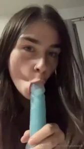 Who likes latex i took these sexy pics and clips for when i m on my part 4