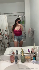 Some cute mirror pics and me showing off my freshly showered self to part 1