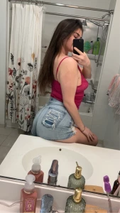 Some cute mirror pics and me showing off my freshly showered self to part 2