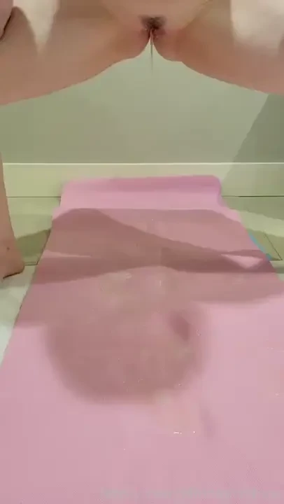 Here s a part 2 to my last video- i still had so much pee in me pee 