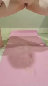 Here s a part 2 to my last video- i still had so much pee in me pee