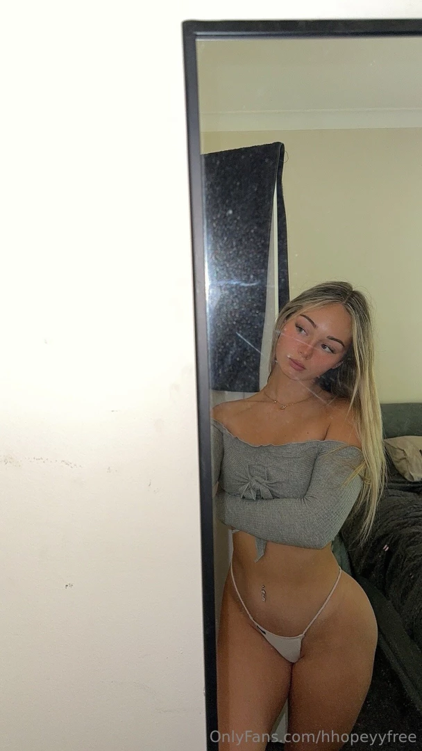 Do i look like your dream girl cause i act like your fantasy 