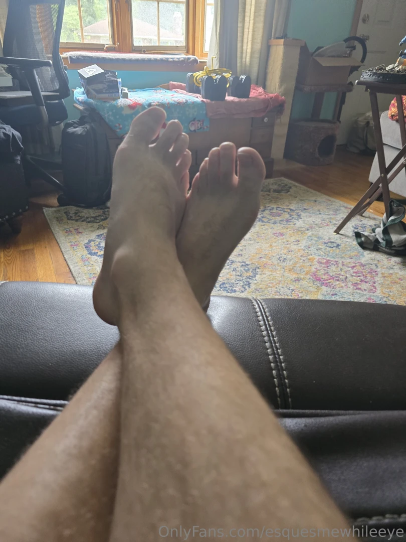 Hey there fans check your dms for my biggest footplay bundle ever 