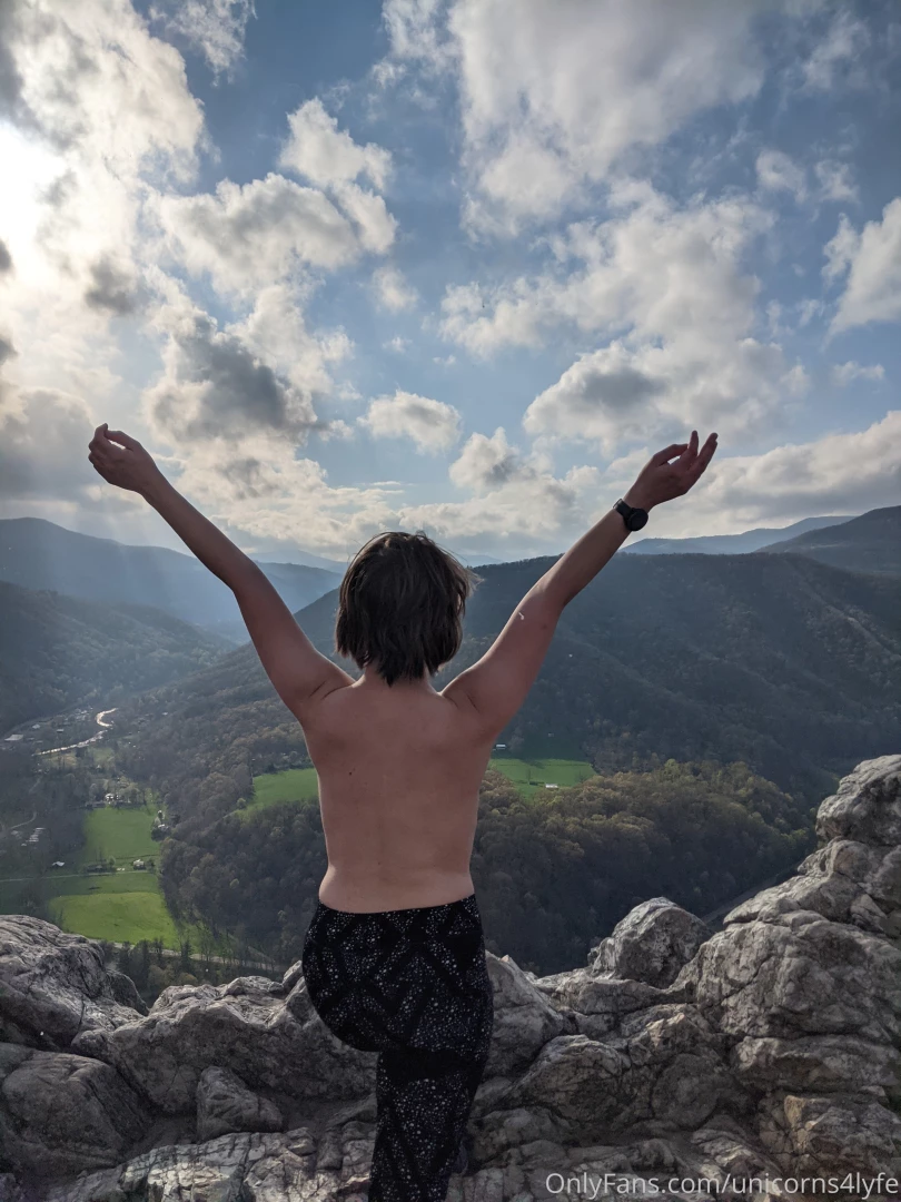 Hey friends c so i m in west virginia for a lil bit doing some hiking 