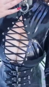 New latex and collar