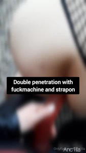 Double penetration - fuckmachine amp strapon i love getting fucked in