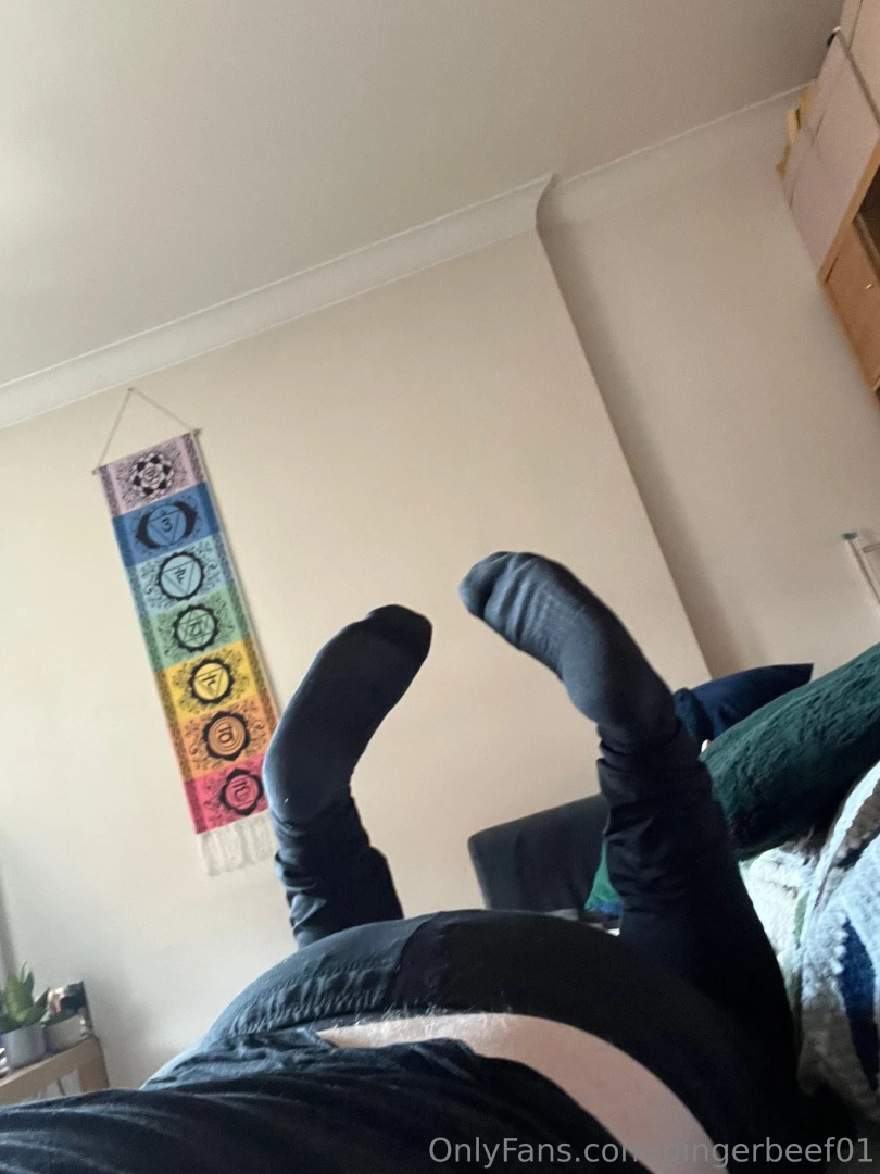 About to gym in 5 day worn socks who wants them 