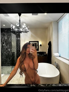 I m about to take a bath do you want to come with me