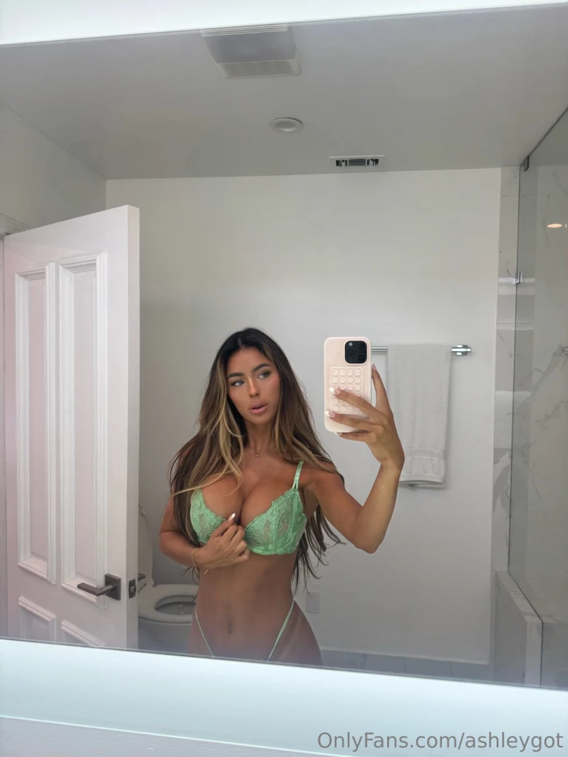 Feeling needy today need your attention 