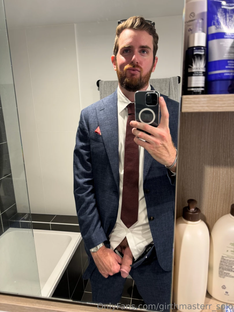 Cheeky bathroom selfie before the wedding yesterday hehe 