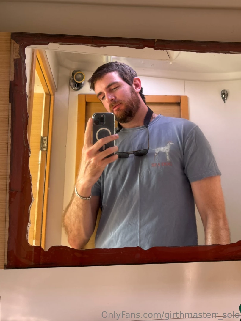 Hello from me on a sailing boat in the ocean 