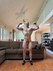 Thought i was looking kinda decent size wise today losing a little bit part 3