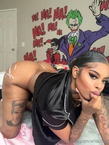 Tell me what s your favorite thing about me hit my dm s