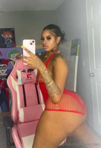 Tip me 20 for ass action and bundle with 200 worth of content