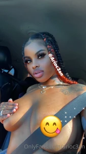 Hmu if u love boobies