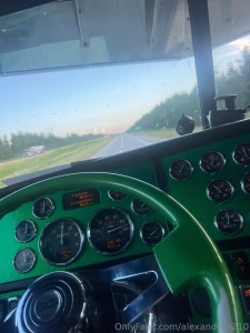 Montreal tonight anyone to hangout with me