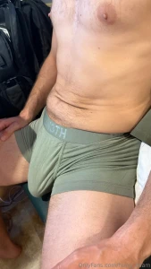 Want me to take these off i ll make you a custom video or custom pics