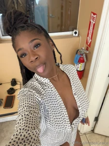 I see you looking at me - cum chat