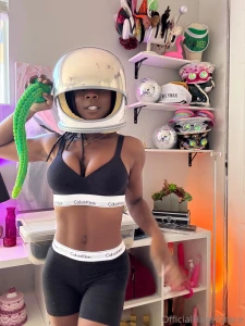 I m active on my vip account dm me