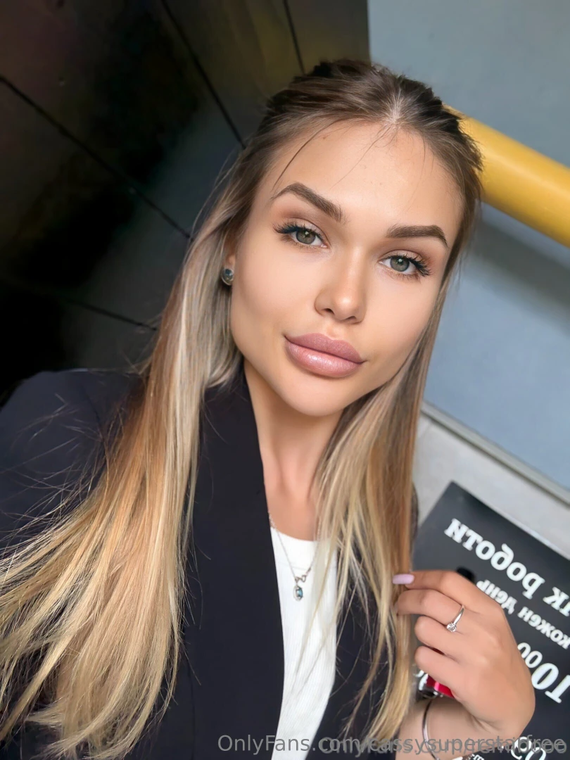 Remibooo chic blonde wouldn t mind showing you her holes are you ready part 90 