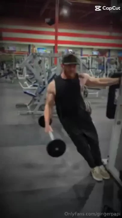 Little shoulder action 