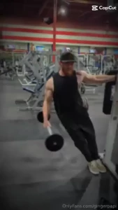 Little shoulder action