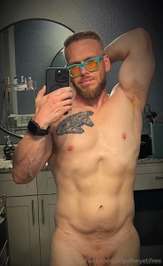 Good morning see the full pic at onlyfans com skipstheyeti