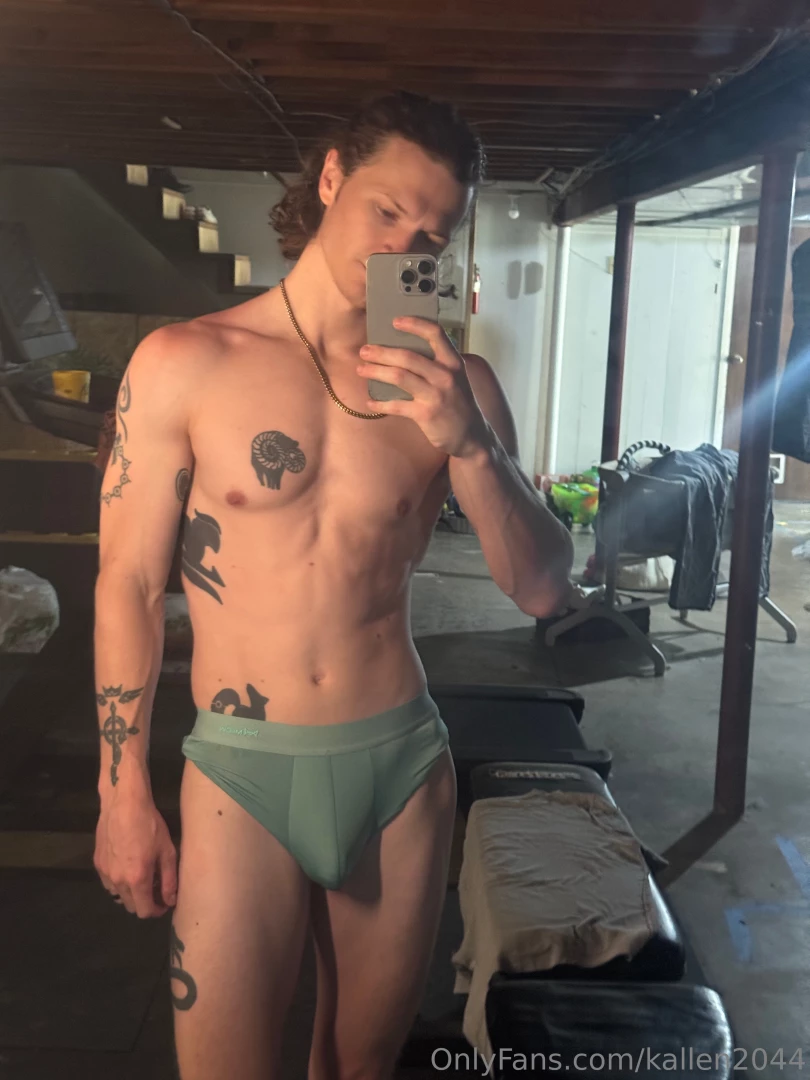 New workout vid coming tonight i strip down as i workout to compensate 