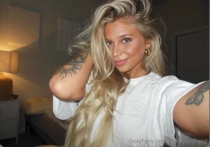 Smiling slaying repeating