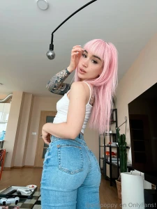 Does my buttt look cute in jeans part 1