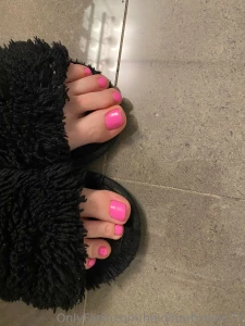 I accidentally got barbie pink nails i promise i didn t mean to be