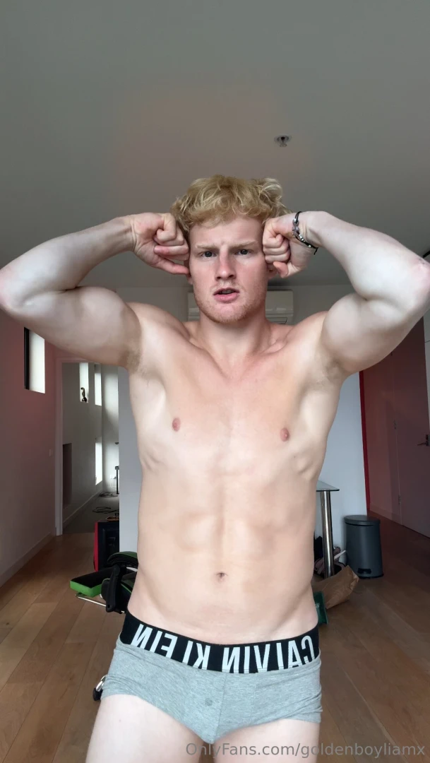 Flexing for you and only you 