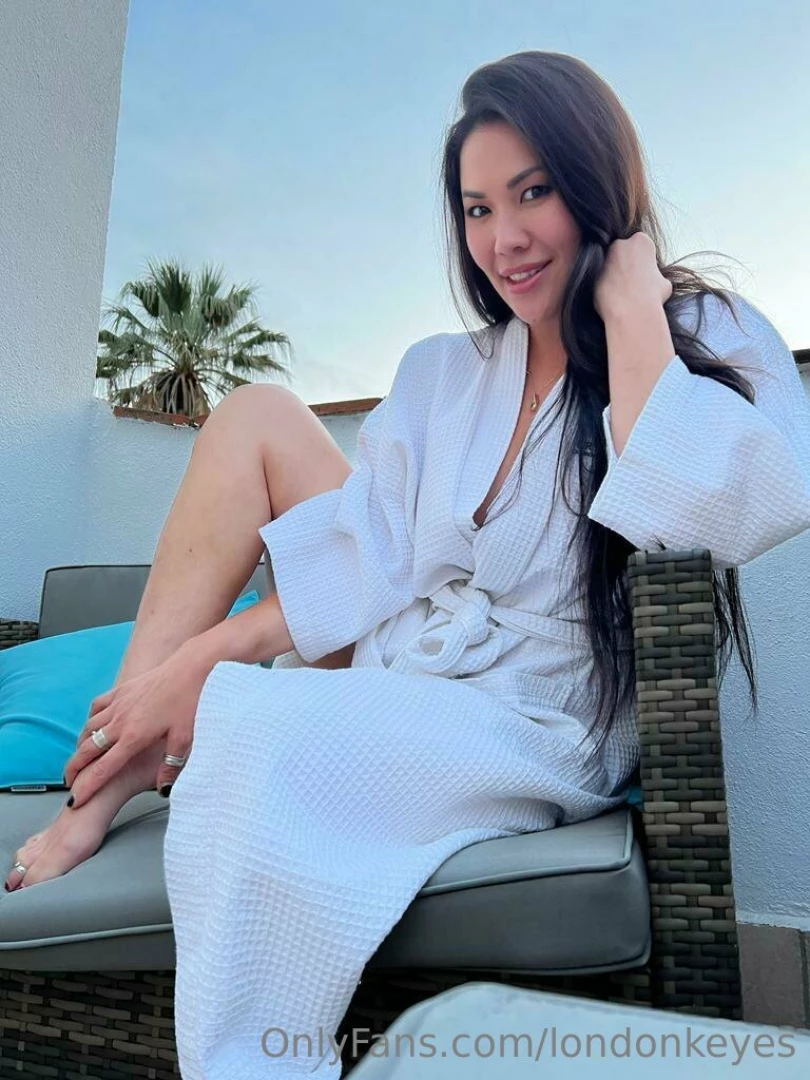 Let s give the neighbors something to watch 