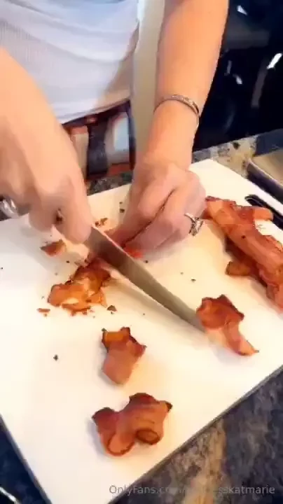 Yummy meal you gonna join me baby 