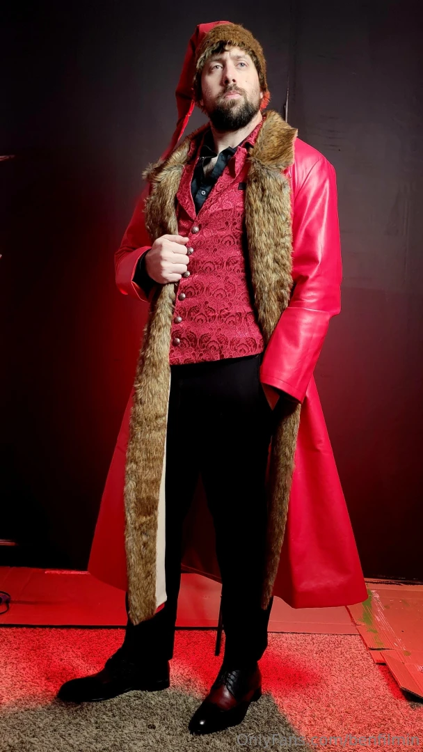 Went to a swinger christmas party last night found a lot of people 