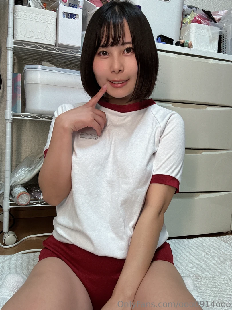 Do these gym shorts make my butt look extra juicy i stretched just for 