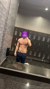 Hooked up with this chick who masturbated right in front of me with a