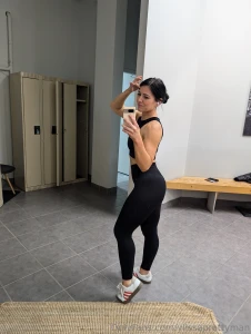 Do you want to see my nice round ass come here https youtu be