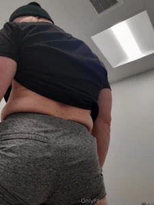 Testing out some new places to get pics also trying out new hats do part 1