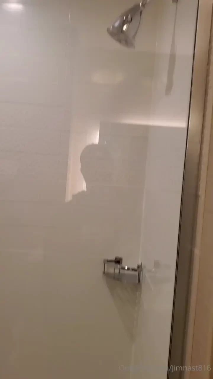 Daddy going live over on his vip now 