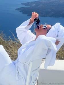 I could easily get used to enjoying some breakfast while taking in