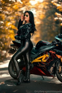 The scent of the leather combined with my delicious cigarette smoke is