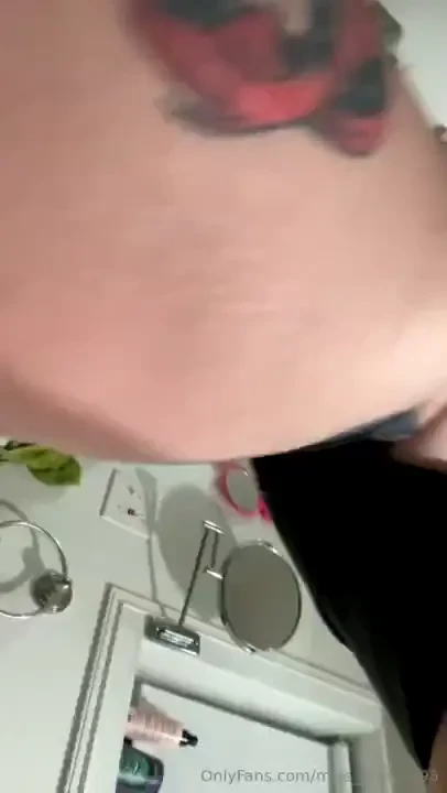 One day closer to the weekend babes 