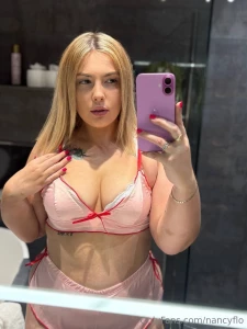 Join her vip now she loves to sext and has 200 free videos on her page