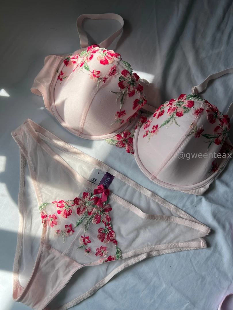 I love getting new lingerie so cute should i post a picture of me 