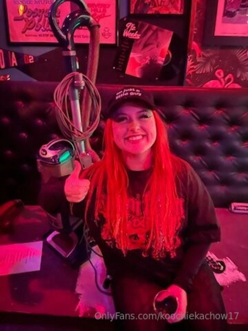 Who let this guy into the club who do you this sucks better 